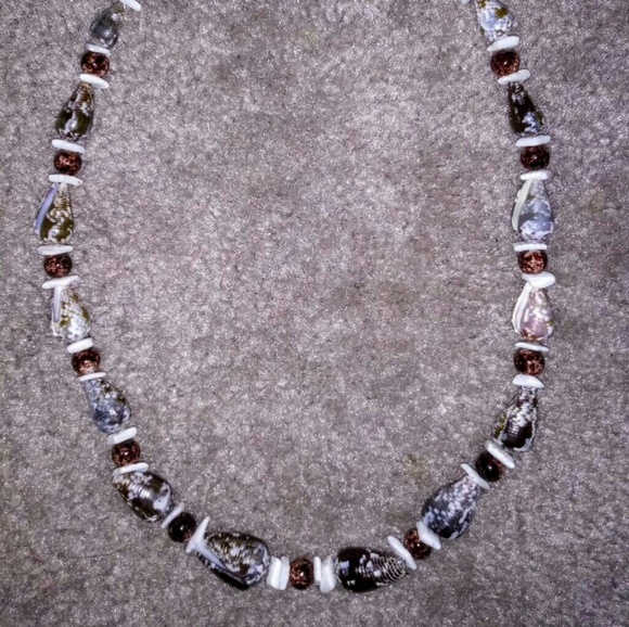 Hawaiian Jewelry - Hawaiian Shell Necklace